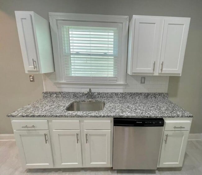 Building Photo - 929 S Jackson St