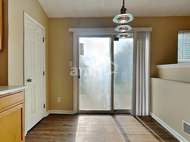 Foto del edificio - 7281 Brookstone Dr