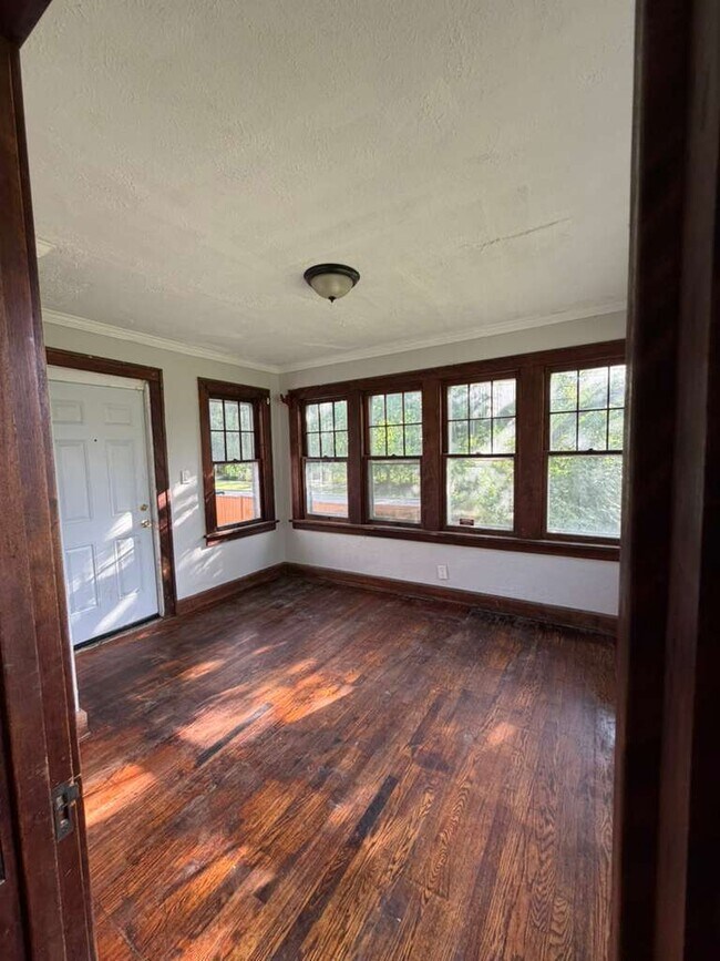Building Photo - 72 Harriman Ave