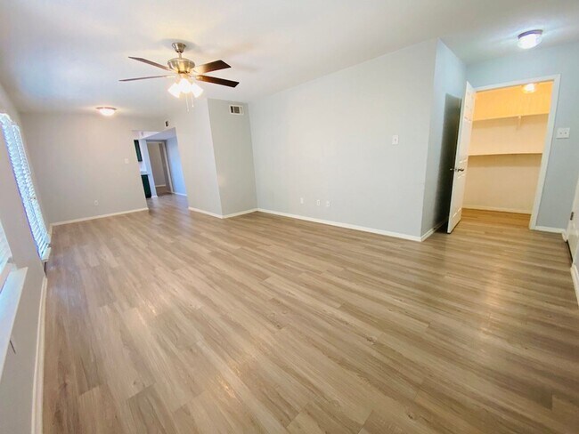 Building Photo - 3 br, 2 bath House - 6025 Signal Point