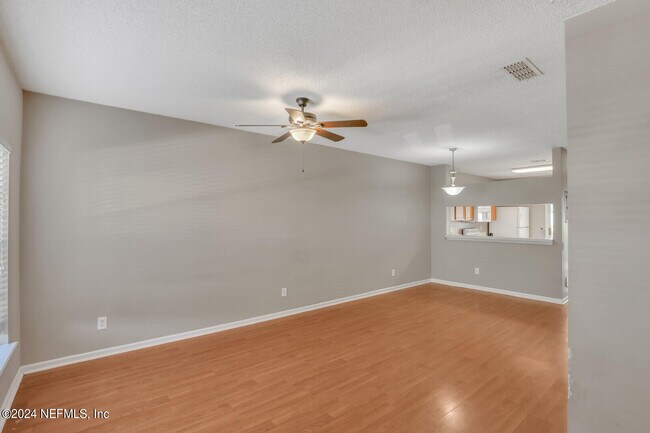 Foto del edificio - 12311 Kensington Lakes Dr