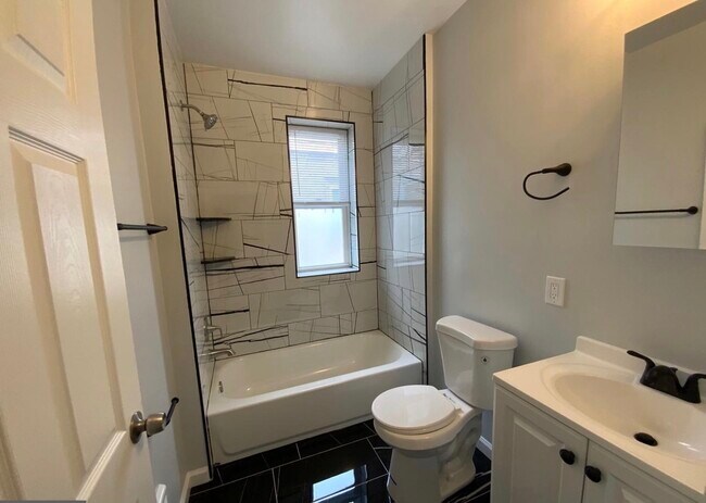 Foto del edificio - 5434 Westminster Ave