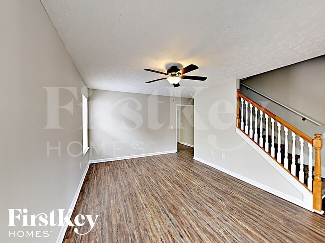 Foto del edificio - 7141 Crystal Creek Pl