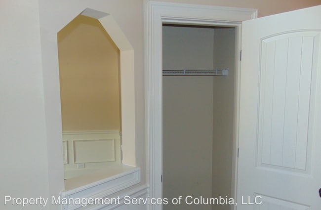 Building Photo - 5 br, 3.5 bath House - 307 Lake Frances Dr.
