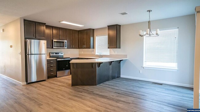 Building Photo - Brand New 3 Bed / 3 Bath Duplex! First Mon...