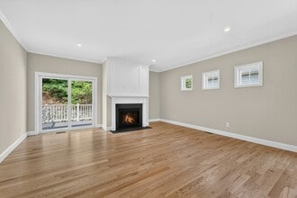 Building Photo - 5 Devon Pl