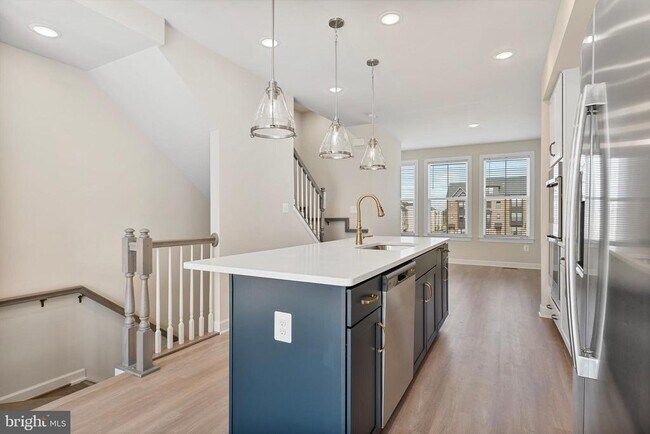 Building Photo - 7249 Mountaineer Dr