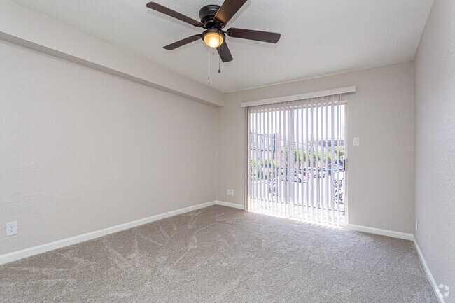 2BR, 1BA - 956SF - Lumiere
