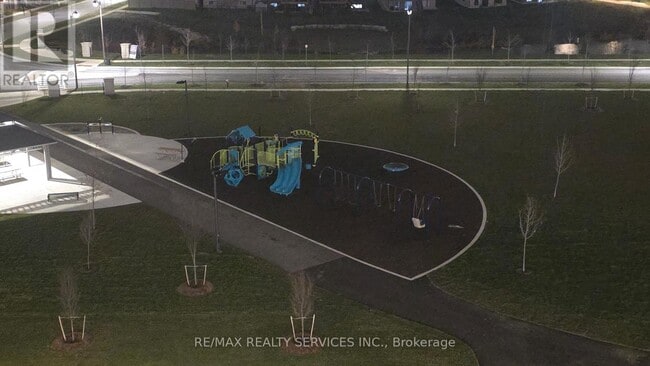 Building Photo - 15 Skyridge Dr