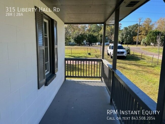 Building Photo - Newly Updated 2 Bedroom!