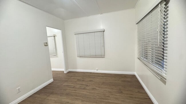 Foto del edificio - 1016 Brent Ave