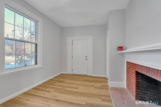 Foto del edificio - 192 Hartford Rd