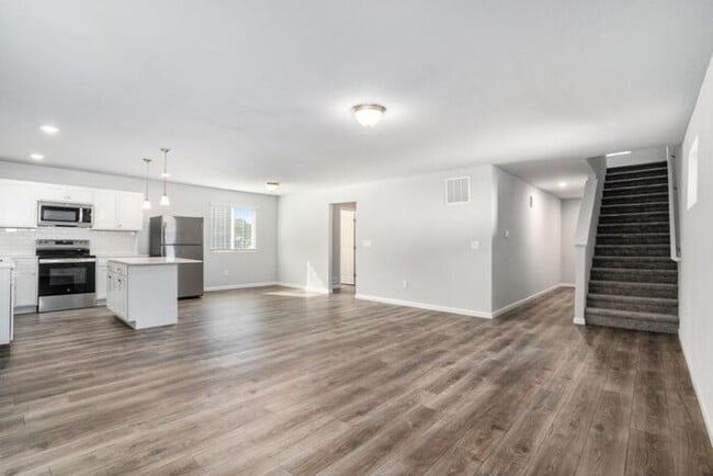 Building Photo - 1607 Autumn Ridge Ln