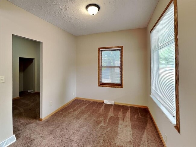 Building Photo - 3613 E 42nd St