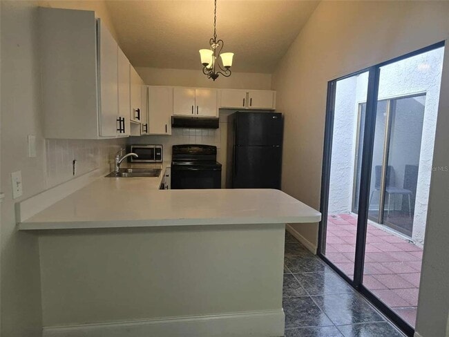 Building Photo - 4302 Venice Dr