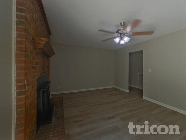 Foto del edificio - 839 Lundy Ln