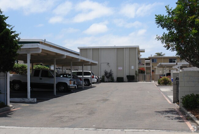 Building Photo - 1433 Hemlock Ave