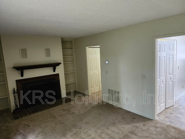 Building Photo - 1129 Mountain View Dr