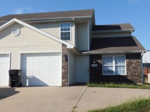 Building Photo - 5801 Canaveral Dr