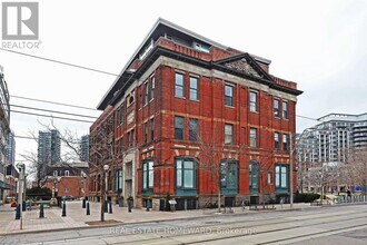Building Photo - 915-915 King St W