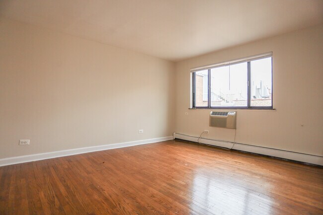Foto del edificio - 5859 N Winthrop Ave