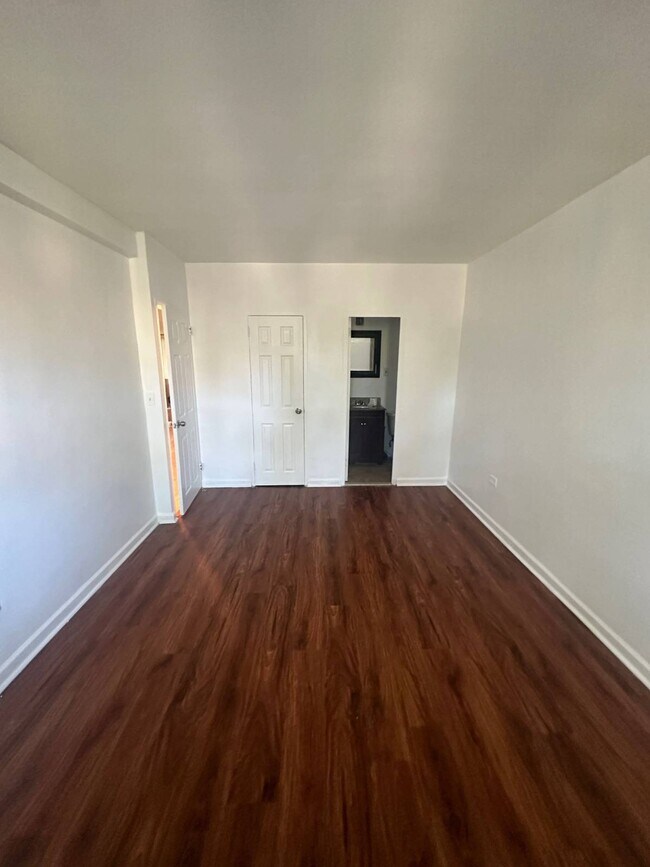 Building Photo - 12427 Flatlands Ave
