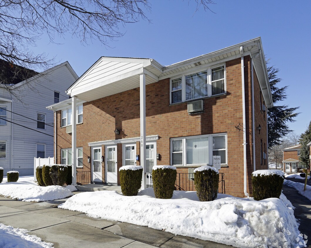 Foto principal - 268 McBride Ave