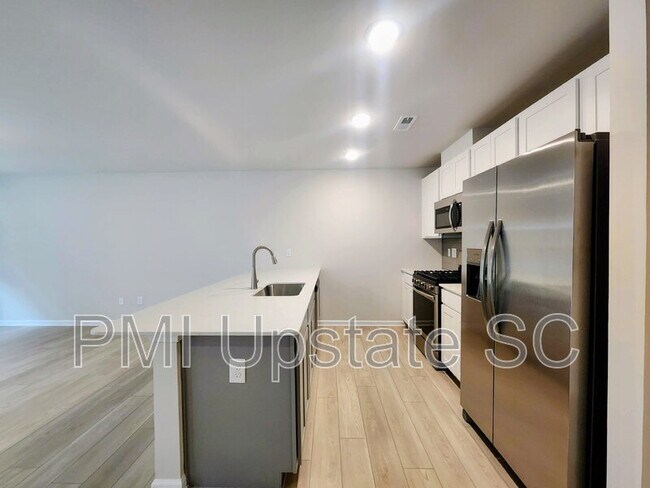 Foto del edificio - 810 Sandbach Rd