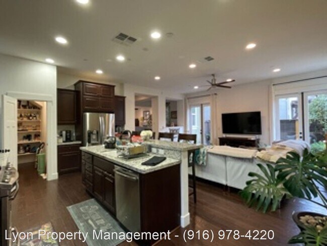 Foto del edificio - 4 br, 3 bath House - 3177 Crocker Drive