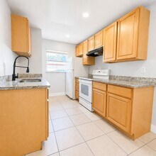 Building Photo - 1570-1572 Cypress Dr