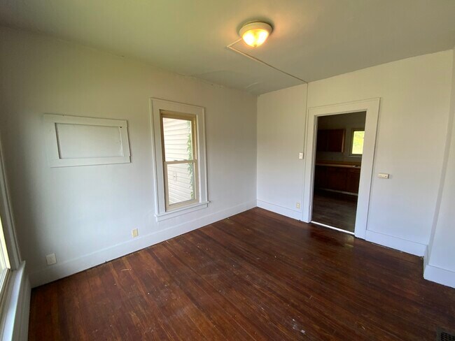Building Photo - 19 S Griffin St