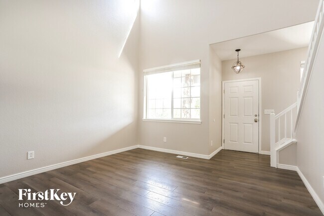 Foto del edificio - 24630 E Wyoming Cir