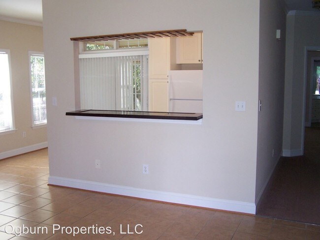 Building Photo - 3 br, 2 bath House - 725 YELLOWSTONE LANE