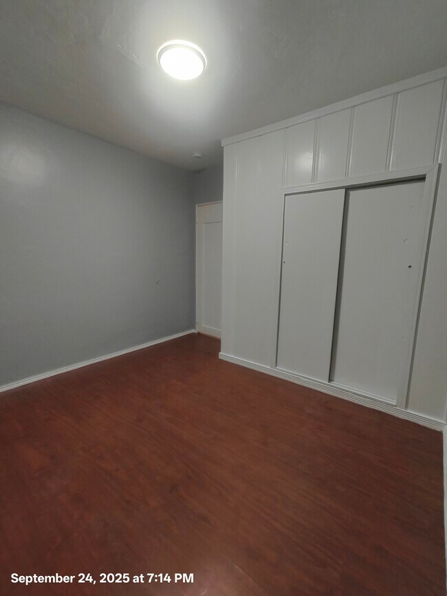 Foto del edificio - 3319 Roseview Ave