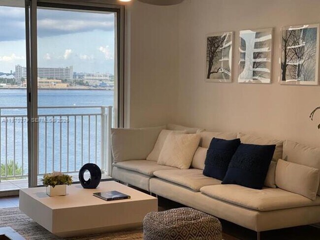 Foto del edificio - 770 Claughton Island Dr