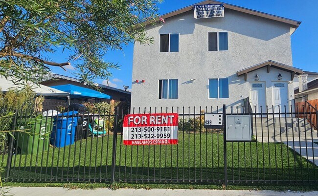 Foto del edificio - FOR RENT! 3 BED 2BATH 1,250 SF FOR ONLY $3,000,2024YEAR NEW BUILT