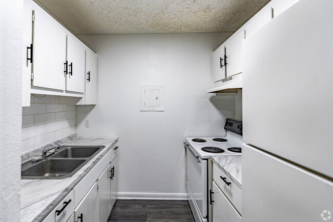 Kitchen - Pike Place Apartments