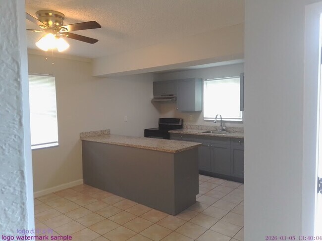 Foto del edificio - 7921 NW 44th Ct