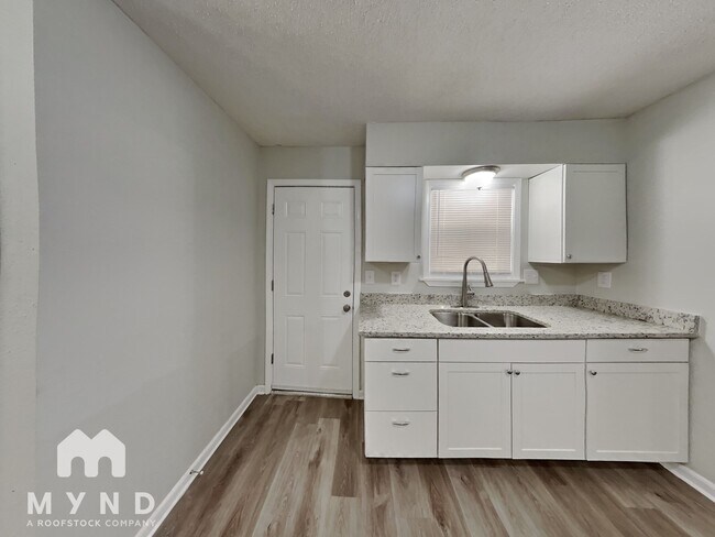 Foto del edificio - 2432 Kimbark Woods Cove
