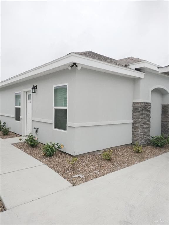 Building Photo - 13 Red Bud Dr