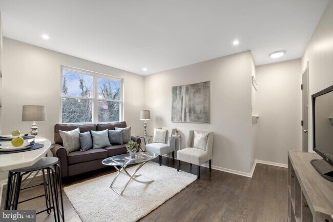 Foto del edificio - 4413 Falls Bridge Dr