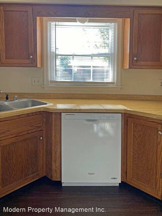 Building Photo - 2 br, 1.5 bath House - 161 S. Eagle Creek