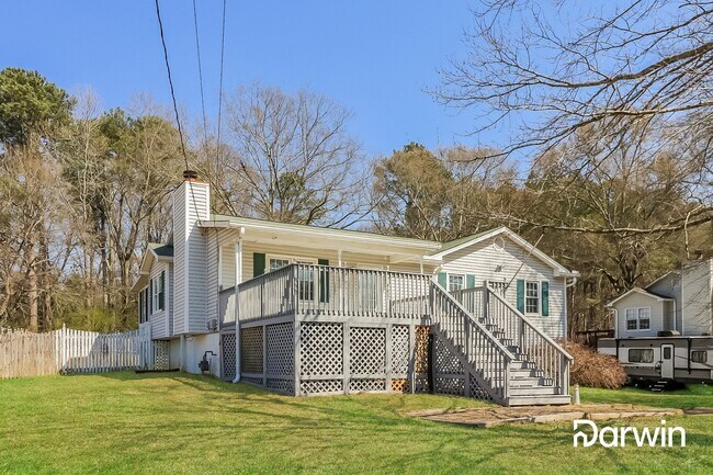 Building Photo - 45 Village Dr