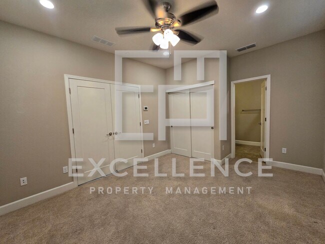 Building Photo - 3 Story Home - 2 Master Bedrooms - Spaciou...