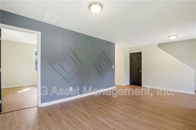 Foto del edificio - 551 Valley Hill Rd SE