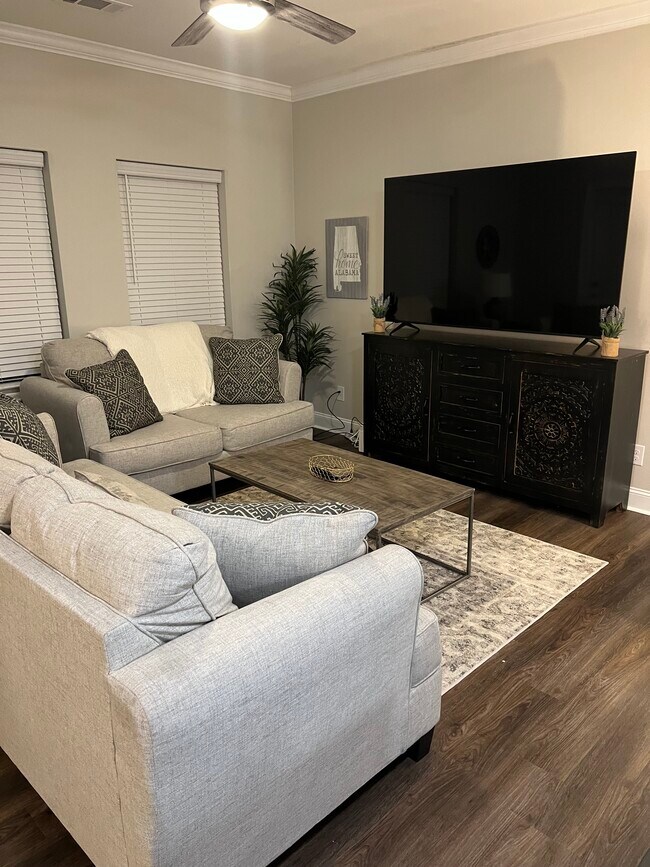 Foto del edificio - 3218 Veterans Memorial Pky