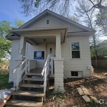 Building Photo - 407 W 1st St