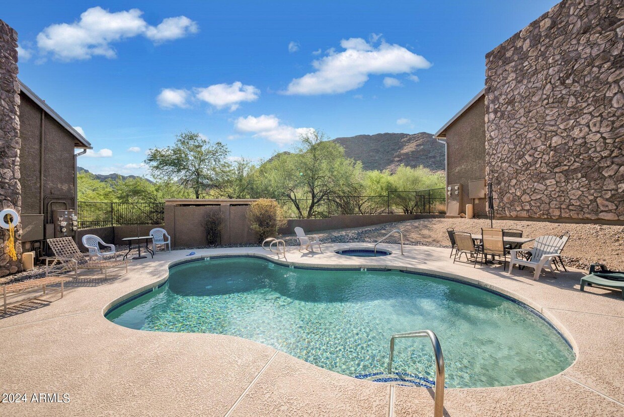 Foto principal - 1545 E Sahuaro Dr