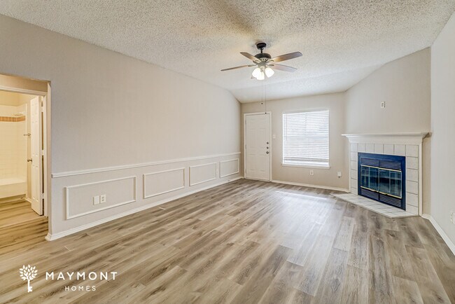 Foto del edificio - 1005 Meadowbend Dr