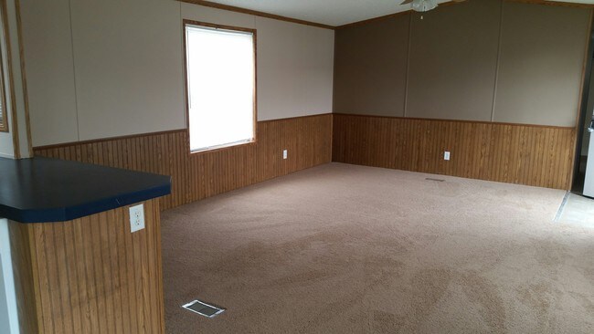Building Photo - 703 Freedom Ct